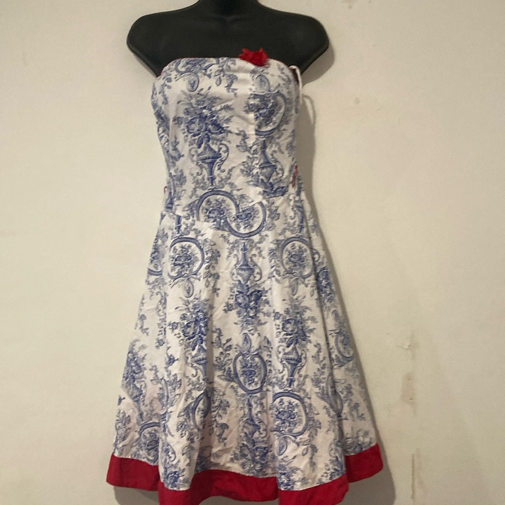 Vintage Retro Swing Dress, Strapless With under slip with ruffles petticoat.
